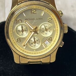 Michael Kors Mid-Size Runway MK5055 Wrist Watch Chronograph Gold NEEDS BATTERY